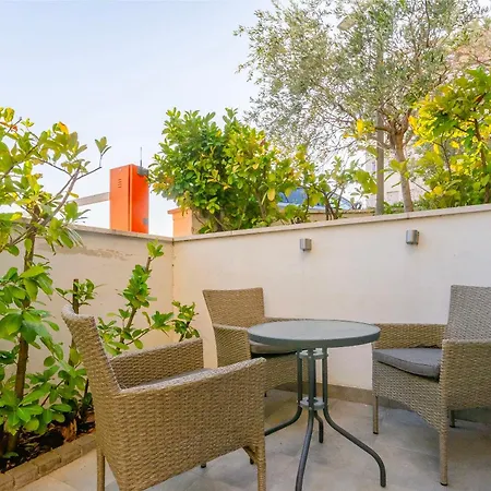 Apartman Black Star *